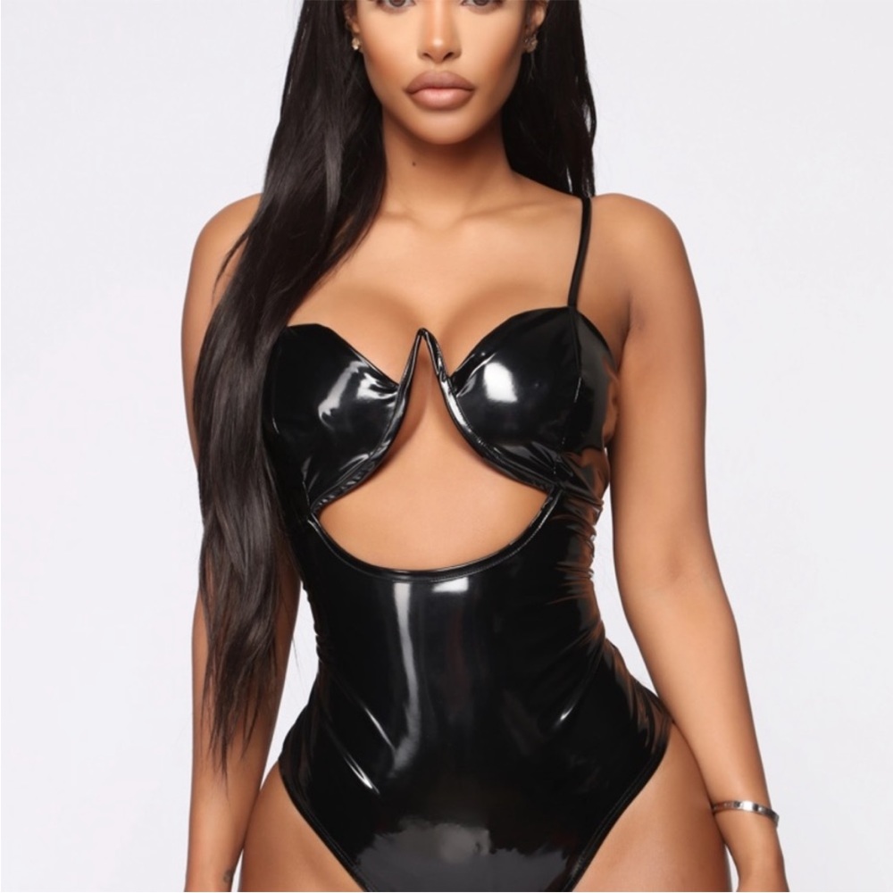 Katie V Wire Latex Bodysuit - Black